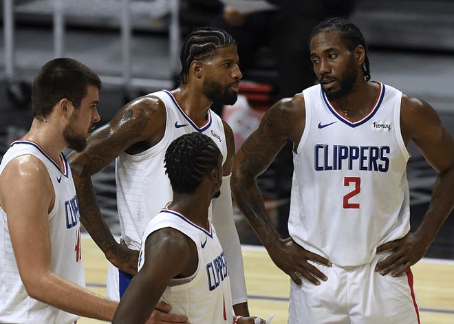 国脚新纹身曝光，引发粉丝讨论（国脚新纹身亮相，掀起粉丝热议）