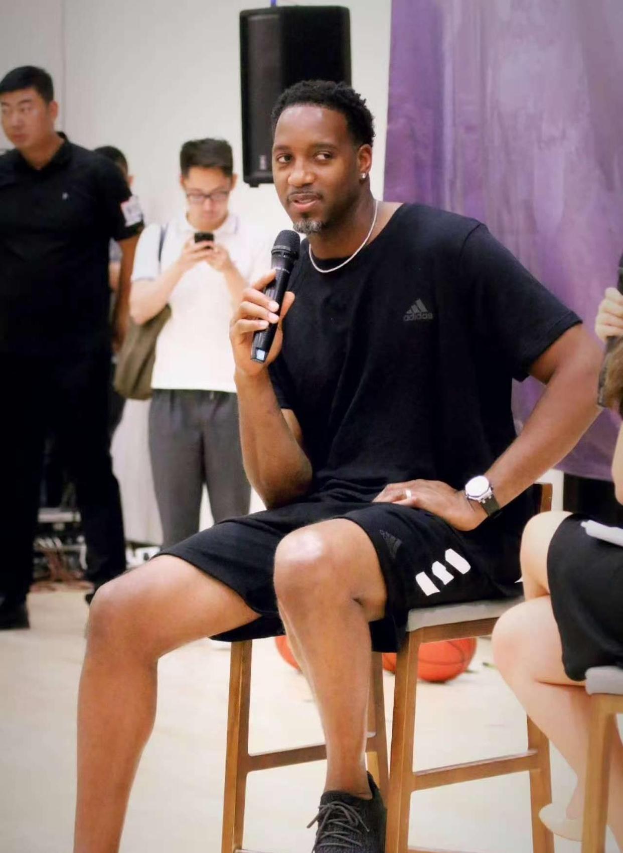 对阵都灵世界波破门，拉比奥攻入米兰生涯首球（拉比奥世界波斩都灵，收获米兰生涯处子球）