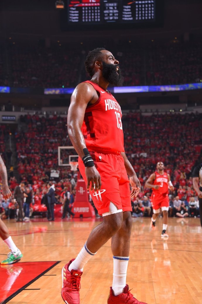 官方：孔蒂当选2025意足球盛典最佳教练，那不勒斯最佳俱乐部（官方公布：孔蒂获评2025意大利足球盛典年度最佳教练，那不勒斯当选年度最佳俱乐部）