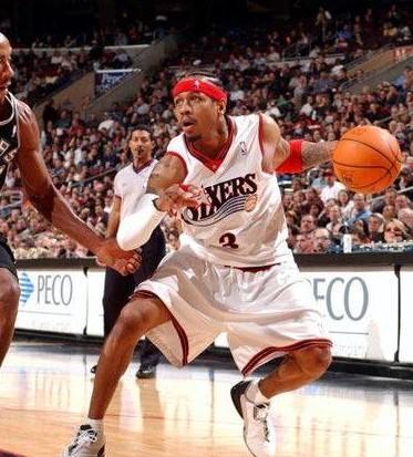 世体：对阵法鹰巴萨共有502人转卖门票，包括11名季票持有者（世体：巴萨战法鹰，502名球迷转售门票，其中11人为季票持有者）