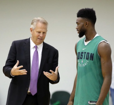 1平4负，拜仁近5次欧冠对阵卫冕冠军未尝胜绩（欧冠近5战卫冕冠军，拜仁1平4负仍无胜）