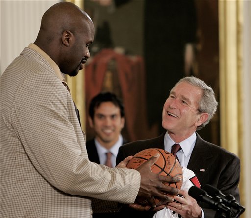 辽宁铁人祝贺重庆铜梁龙冲超：敢打敢拼，晋级中超实至名归（辽宁铁人向重庆铜梁龙致贺：敢打硬仗，晋级中超当之无愧）