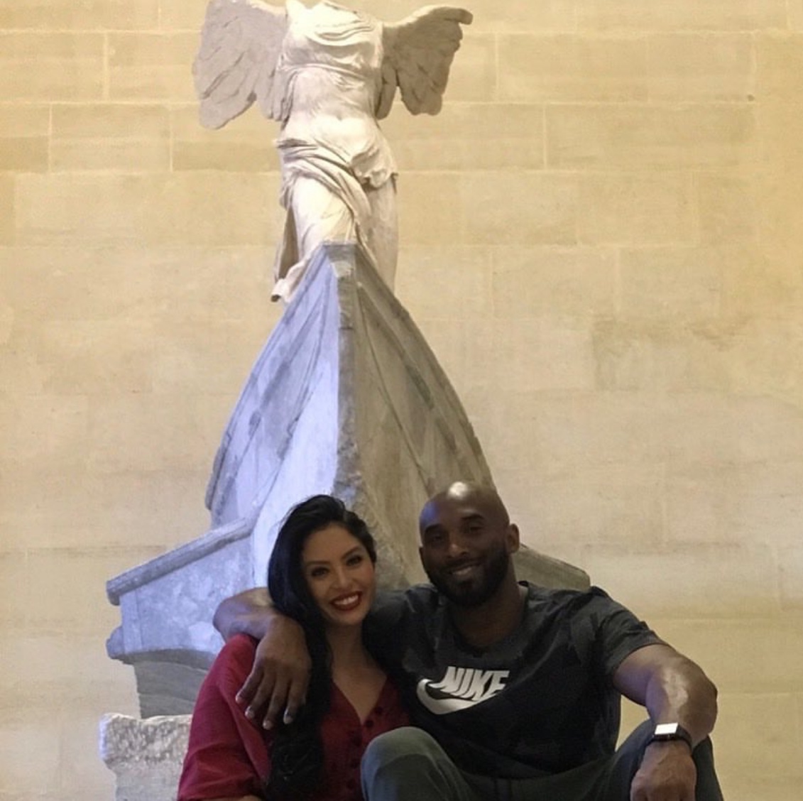 莱巴金娜创造优势后网前精彩一分（莱巴金娜占得先机后网前打出精彩一球）