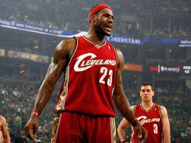 手感出色！埃奇库姆单节14分刷新个人单节得分新高（状态火热！埃奇库姆单节轰下14分，改写个人单节得分纪录）